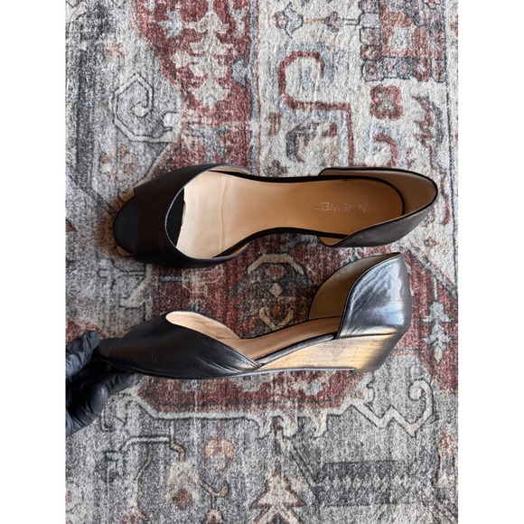 Nine West Women Black Leather Peep Toe Wedge Low/Flat Heels Size 8.5 Wedding - Picture 4 of 11